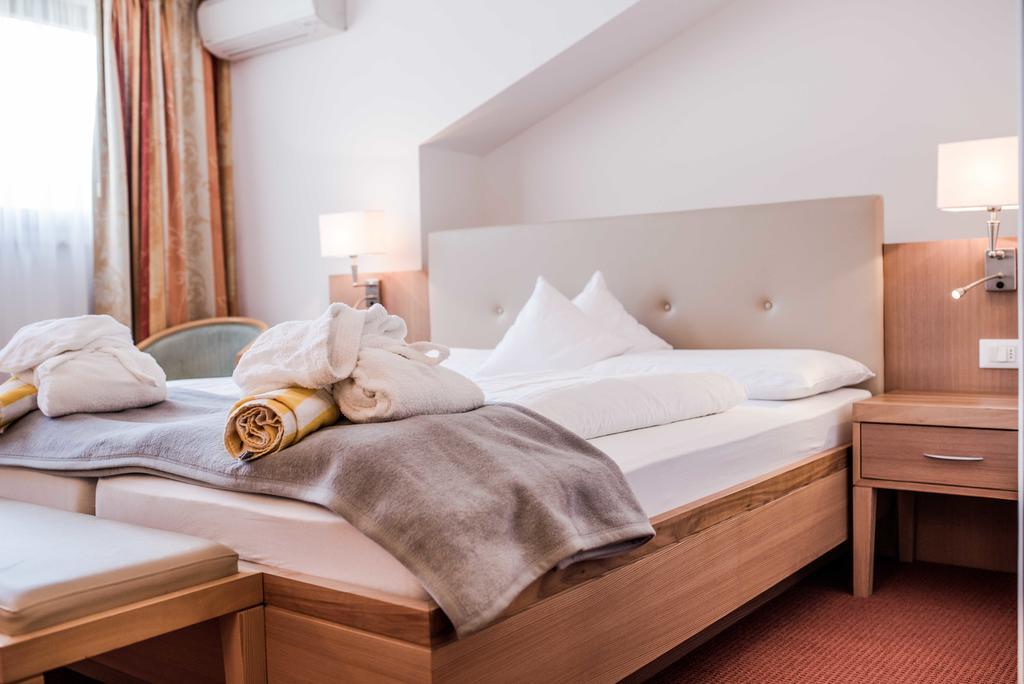 Hotel Foerstlerhof Postal / Burgstall Eksteriør billede