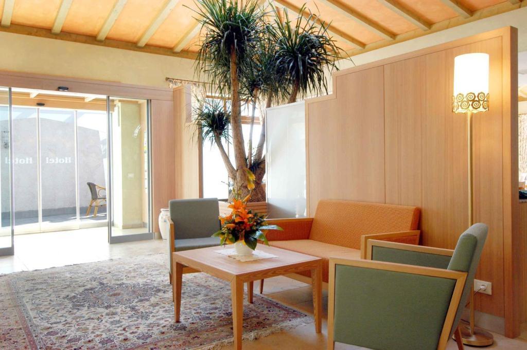 Hotel Foerstlerhof Postal / Burgstall Eksteriør billede